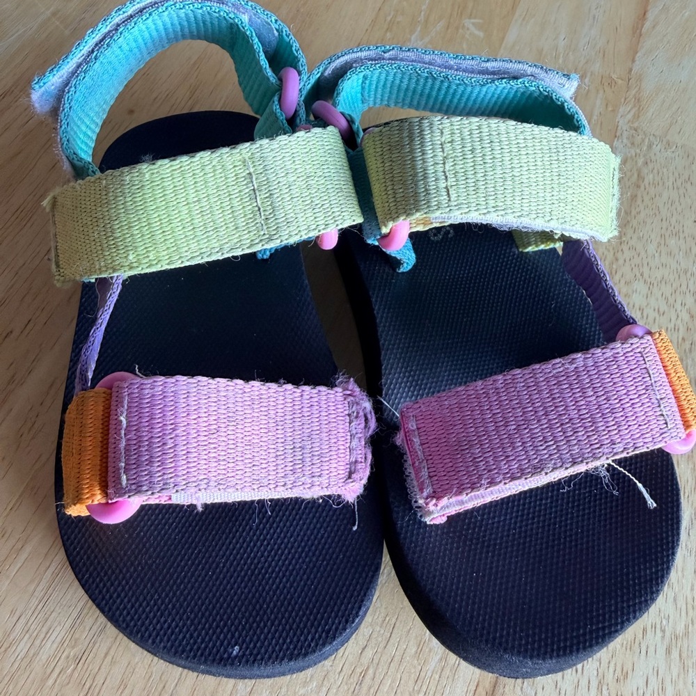 Toddler Sport Sandals Size 5 Colorful Strappy Teva-style Sandals